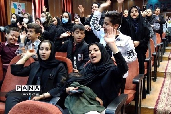 آیین تجلیل از برگزیدگان مسابقه «فرزندان انقلاب» در شهرستان قرچک