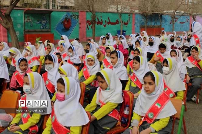 گرامیداشت روز درختکاری در ناحیه یک بهارستان
