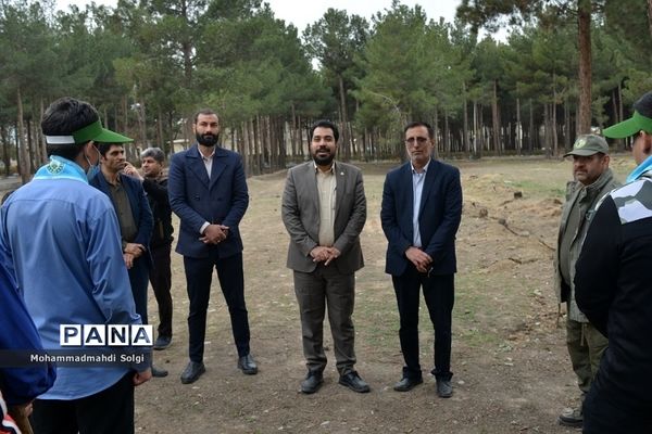 کاشت صد و پنجاه نهال به مناسبت آیین استانی گرامیداشت روز درختکاری در شهریار