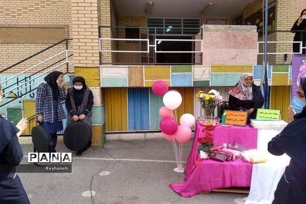 برگزاری جشن نیمه شعبان در دبیرستان عدالت شهر جوادآباد