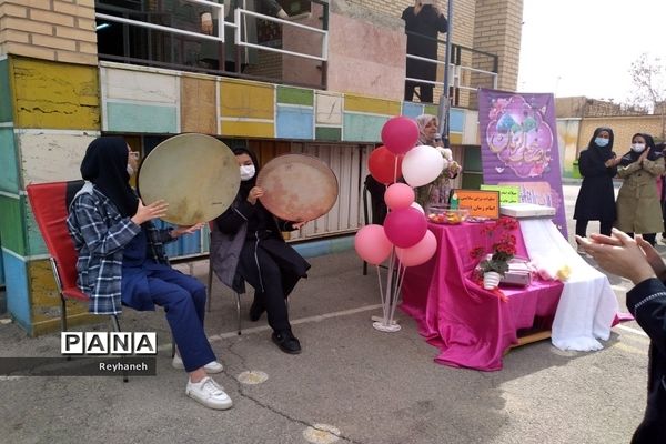 برگزاری جشن نیمه شعبان در دبیرستان عدالت شهر جوادآباد