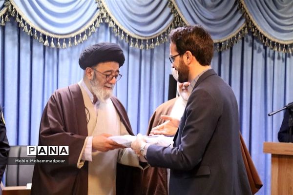 دیدار و تجلیل از مربیان فعال اتحادیه انجمن‌های اسلامی دانش‌آموزی آذربایجان شرقی