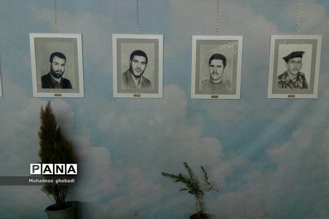 نمایشگاه سرو قامتان سرخ گلستان در بهارستان