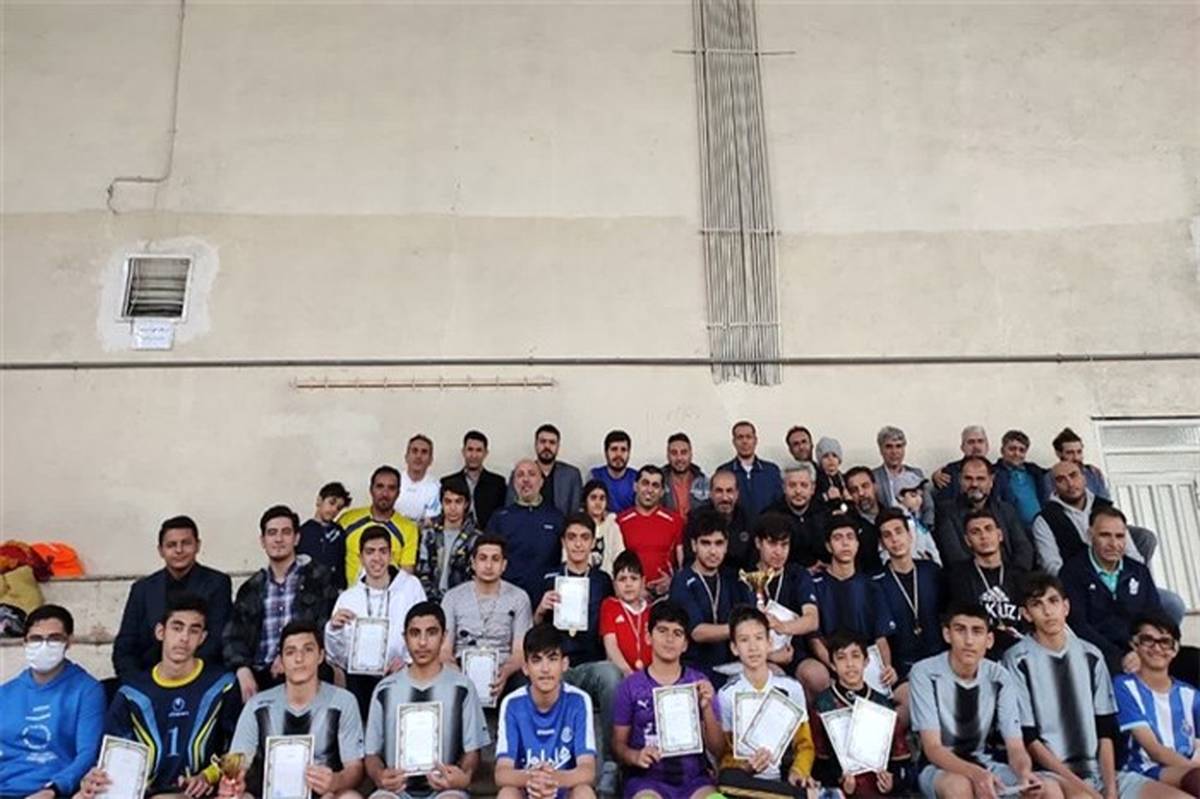 مسابقات فوتسال جام  «پدرپسری» در دبیرستان استعدادهای درخشان شهید بهشتی رودهن