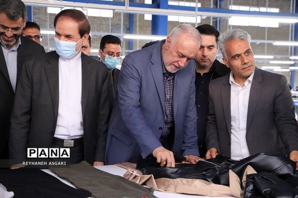 افتتاح دو واحد تولیدی پوشاک در شهرک صنعتی قرچک با حضور استاندار تهران