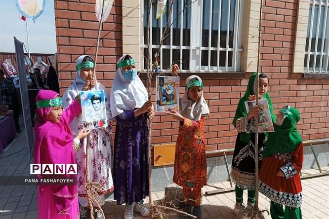 مراسم کاشت نهال در روز درختکاری در مدارس فشافویه