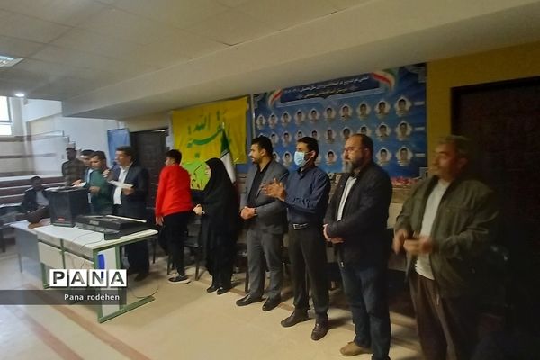 جشن نیمه شعبان و انتظار در هنرستان آیت‌الله هاشمی رفسنجانی رودهن