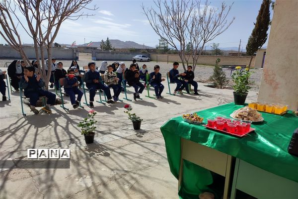 جشن میلاد امام زمان(عج) در مدرسه لقمان حکیم شهرستان خاتم
