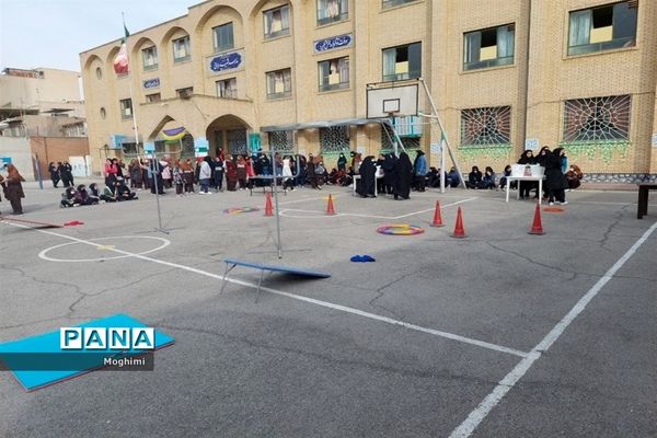 برگزاری مسابقات مفرح در دبیرستان شهید بابایی منطقه ۱۳