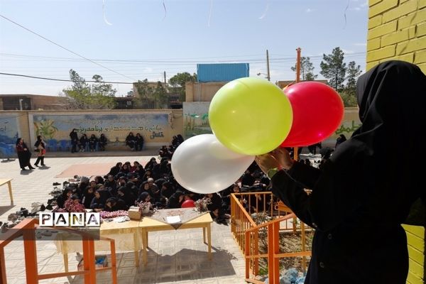 جشن بزرگ میلاد امام زمان(عج) در دبیرستان زینب ابرکوه