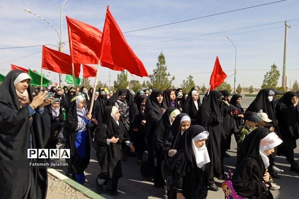 شادپیمایی دختران فاطمی قم به مقصد مسجد مقدس جمکران