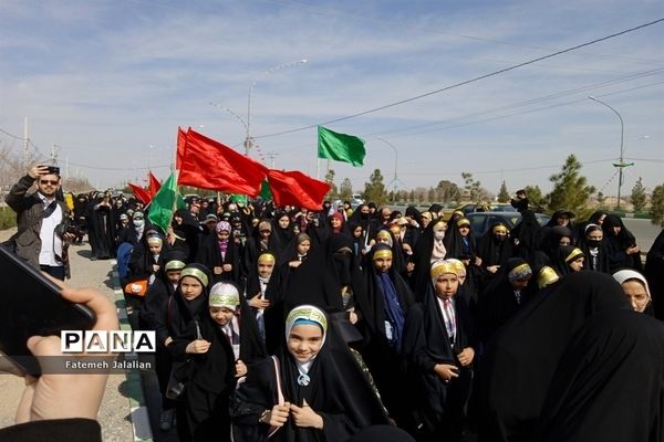 شادپیمایی دختران فاطمی قم به مقصد مسجد مقدس جمکران