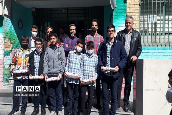 کاشت بذر مهر در عید مهر و همدلی