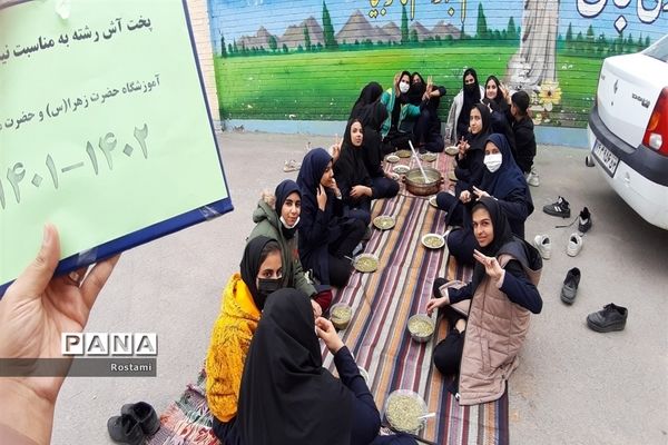 جشن نیمه شعبان در دبیرستان حضرت زهرا (س) برخوار