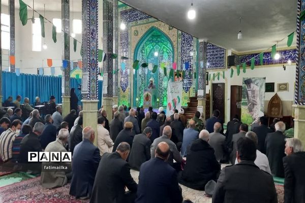 جشن نیکوکاری و تقدیر از دو پدر شهید به مناسبت روز شهدا در نماز جمعه فیروزکوه