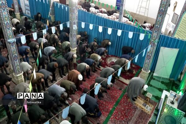 جشن نیکوکاری و تقدیر از دو پدر شهید به مناسبت روز شهدا در نماز جمعه فیروزکوه