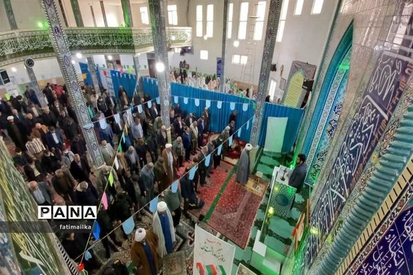 جشن نیکوکاری و تقدیر از دو پدر شهید به مناسبت روز شهدا در نماز جمعه فیروزکوه
