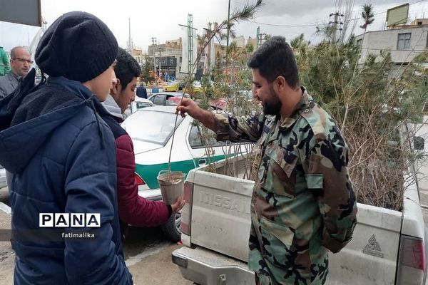 جشن نیکوکاری و تقدیر از دو پدر شهید به مناسبت روز شهدا در نماز جمعه فیروزکوه