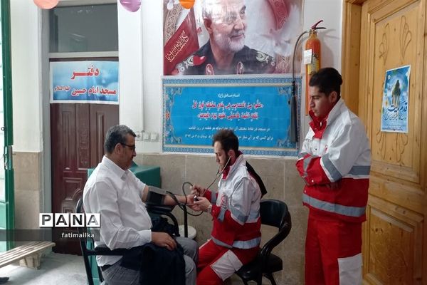 جشن نیکوکاری و تقدیر از دو پدر شهید به مناسبت روز شهدا در نماز جمعه فیروزکوه