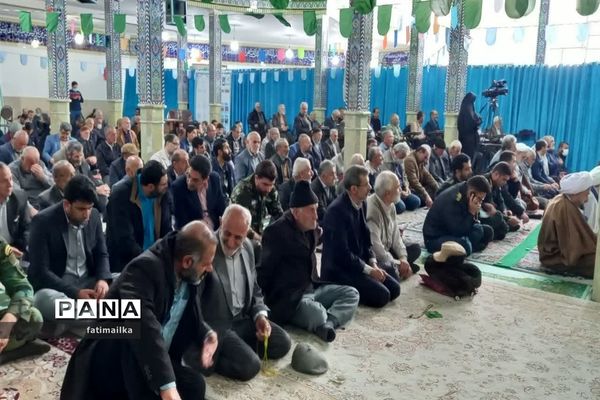 جشن نیکوکاری و تقدیر از دو پدر شهید به مناسبت روز شهدا در نماز جمعه فیروزکوه