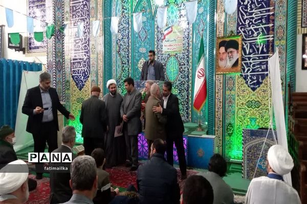 جشن نیکوکاری و تقدیر از دو پدر شهید به مناسبت روز شهدا در نماز جمعه فیروزکوه