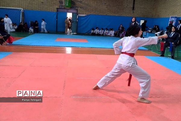 برگزاری مسابقات استانی کاراته بانوان به میزبانی شهرستان قرچک