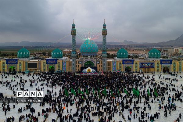 اجرای سرود سلام فرمانده 1 و 2  با حضور ابوذر روحی در مسجد جمکران