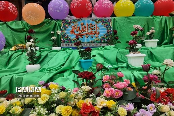 تجلیل از برگزیدگان علمی  مدرسه حضرت زینب(س) در شهرستان‌قرچک