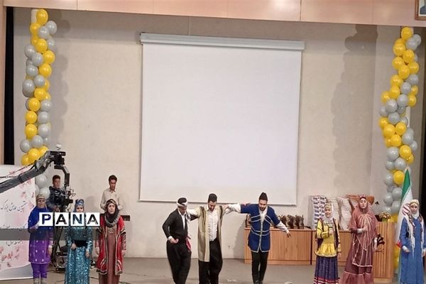 هفتمین همایش بزرگ ستارگان، ویژه دانش‌‍آموزان برتر دبیرستان شهیدمعمارزاده ناحیه 2 کرج