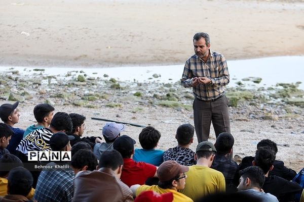 بازدید دانش‌آموزان سمپاد از مراکز مهم نظامی، دفاعی و پالایشگاه ستاره خلیج‌فارس استان هرمزگان