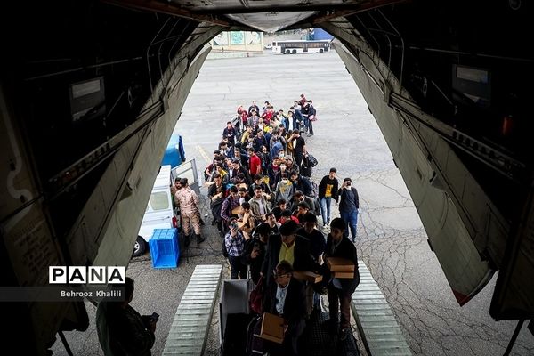 بازدید دانش‌آموزان سمپاد از مراکز مهم نظامی، دفاعی و پالایشگاه ستاره خلیج‌فارس استان هرمزگان