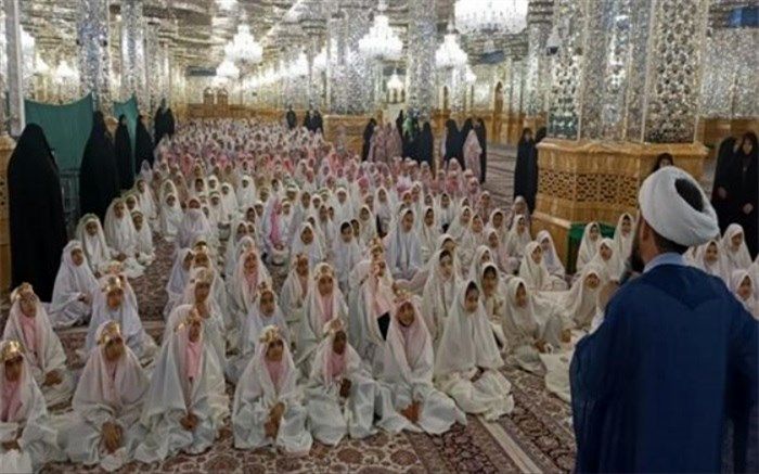 برگزاری جشن تکلیف ۱۸۰۰ دانش‌آموز دختر مدارس غیر‌دولتی شهر مشهد در حرم مطهر رضوی