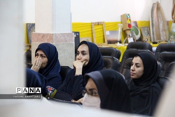 تقدیر از رابطان پژوهشسرای دخترانه رازی ناحیه یک شهرری