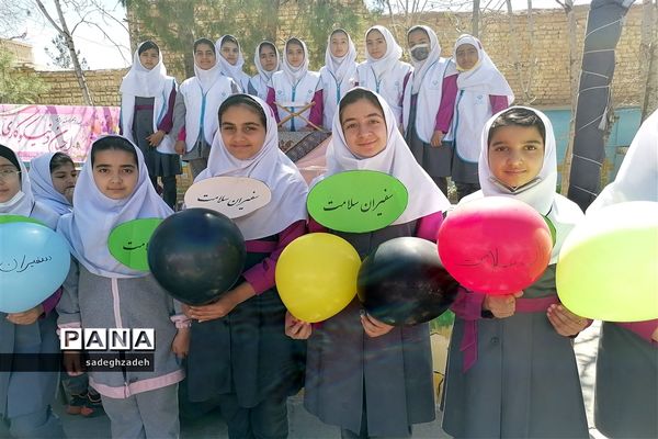 جشن سفیران سلامت مدرسه حضرت زینب(س)