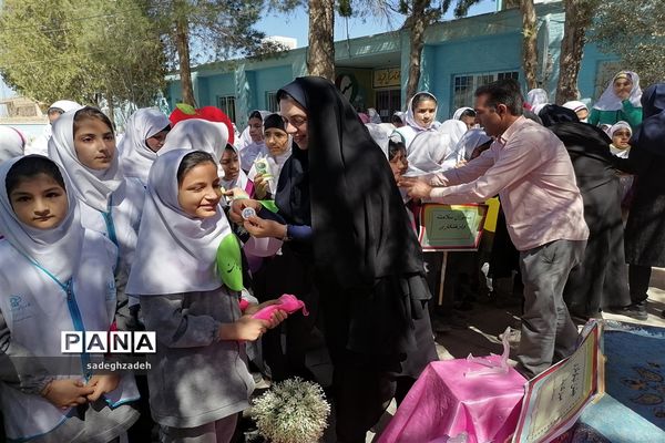 جشن سفیران سلامت مدرسه حضرت زینب(س)