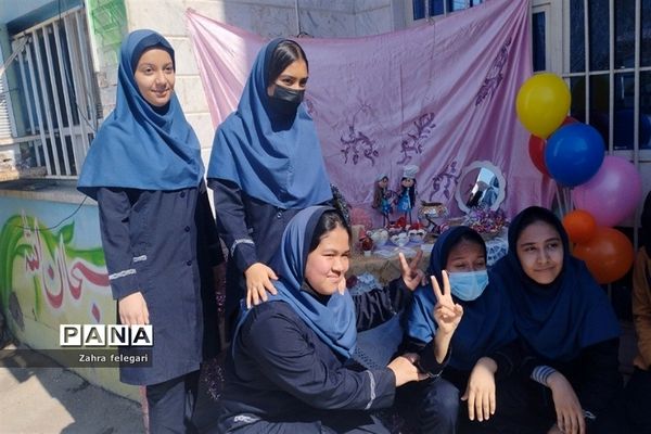 برپایی سفره هفت‌سین در دبیرستان شهید ملاآقایی قرچک