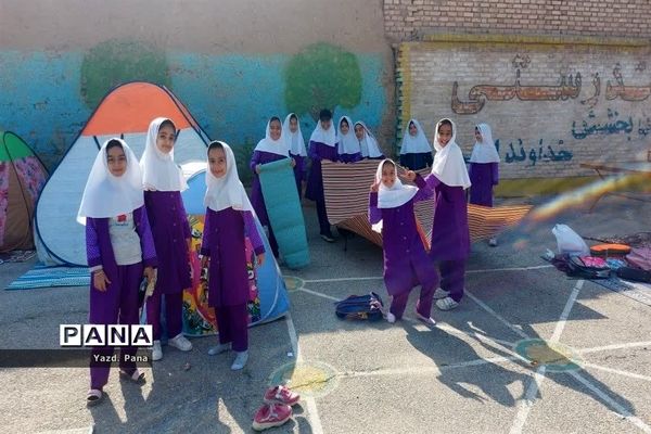 اردوی درون مدرسه‌ای و استقبال از عید نوروز دبستان حضرت رقیه(س) یزد