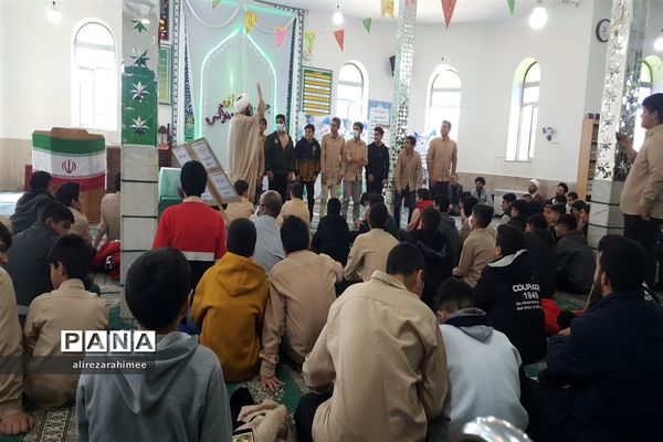 برگزاری آیین نمادین جشن تکلیف دانش‌آموزان پسر شهرستان فیروزکوه