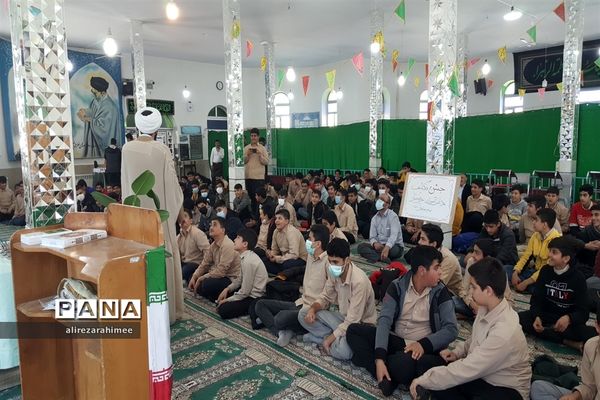 برگزاری آیین نمادین جشن تکلیف دانش‌آموزان پسر شهرستان فیروزکوه