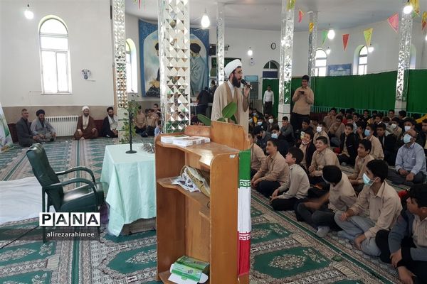 برگزاری آیین نمادین جشن تکلیف دانش‌آموزان پسر شهرستان فیروزکوه