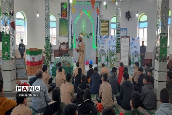 برگزاری آیین نمادین جشن تکلیف دانش‌آموزان پسر شهرستان فیروزکوه