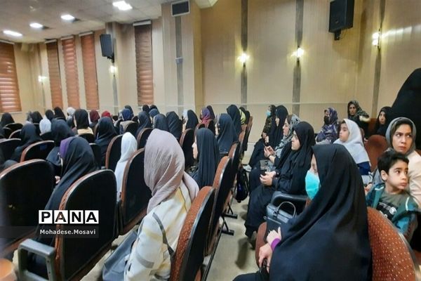 برگزاری مراسم تجلیل از برترین‌های حوزه پرورشی
