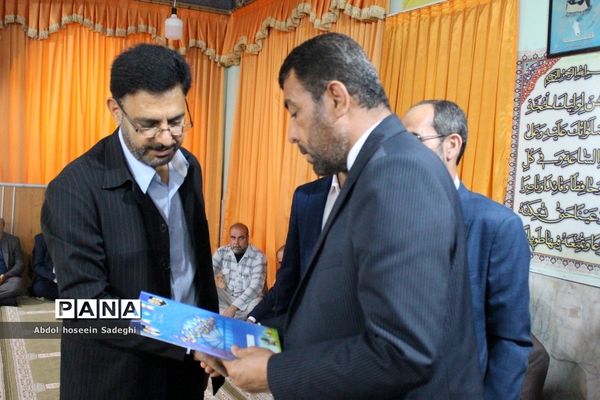 آیین تجلیل از همکاران خانواده معزز شهدای اداره‌کل آموزش و پرورش استان بوشهر