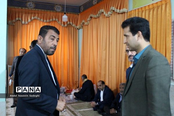 آیین تجلیل از همکاران خانواده معزز شهدای اداره‌کل آموزش و پرورش استان بوشهر