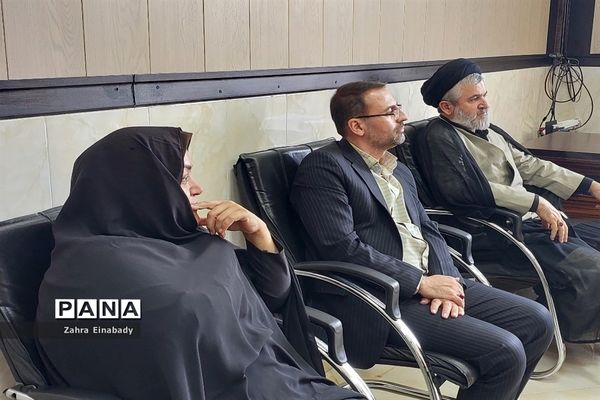 تجلیل از دانش‌آموزان فعال فرهنگی توسط امام جمعه ملارد