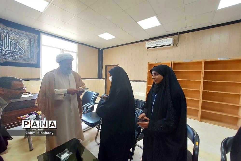 تجلیل از دانش‌آموزان فعال فرهنگی توسط امام جمعه ملارد