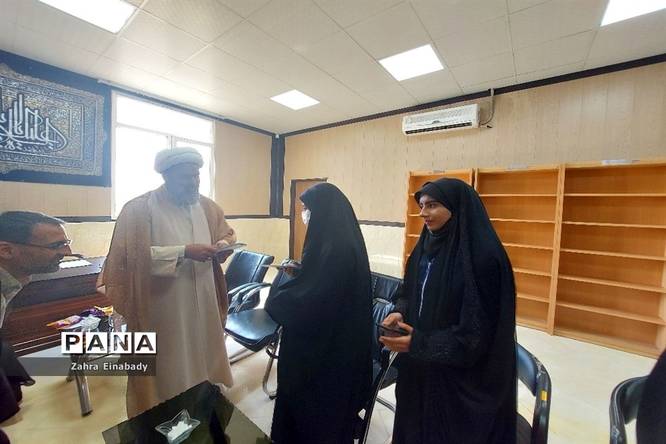 تجلیل از دانش‌آموزان فعال فرهنگی توسط امام جمعه ملارد