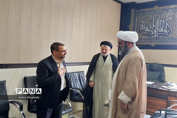 تجلیل از دانش‌آموزان فعال فرهنگی توسط امام جمعه ملارد