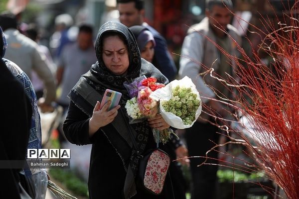 بازار بهاری گل و گیاه در آستانه نوروز