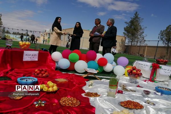 تقدیر از همکاران دبستان شهید منتظرقائم در آستانه سال نو